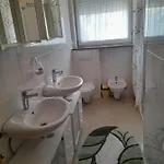 Апартаменти Croatia Borik Big Family With Garden View Number 6 Задар
