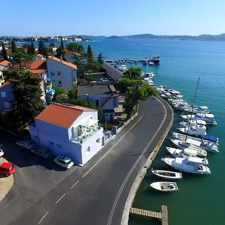 アパート Croatia Borik Big Family With Garden View Number 6 ザダル