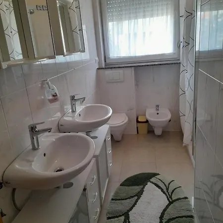 Апартаменты Croatia Borik Big Family With Garden View Number 6 Задар