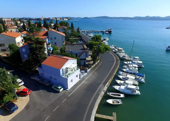 アパート Croatia Borik Big Family With Garden View Number 6 ザダル