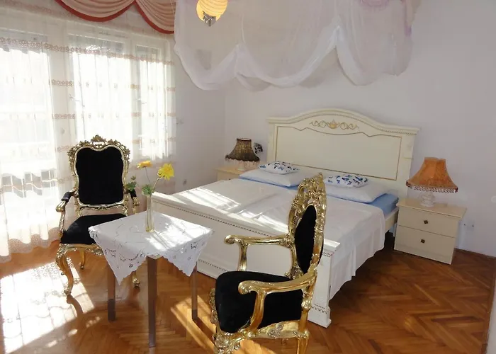 アパート Croatia Borik Big Family With Garden View Number 6 ザダル